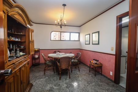 Apartamento à venda com 367m², 4 quartos e 4 vagas Apartamento à venda com 367m², 4 quartos e 4 vagasSala de jantar 2