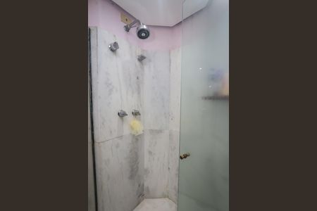 Apartamento à venda com 367m², 4 quartos e 4 vagas Apartamento à venda com 367m², 4 quartos e 4 vagasBanheiro da Suite Master