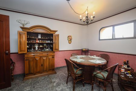 Apartamento à venda com 367m², 4 quartos e 4 vagas Apartamento à venda com 367m², 4 quartos e 4 vagasSala de jantar 2