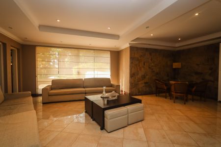 Apartamento à venda com 367m², 4 quartos e 4 vagas Apartamento à venda com 367m², 4 quartos e 4 vagasHall de Entrada