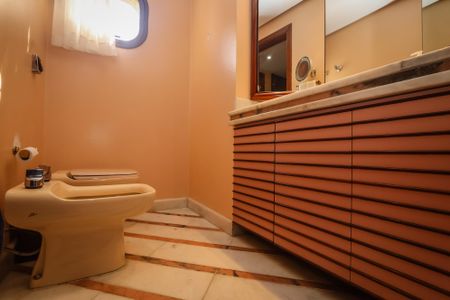 Apartamento à venda com 367m², 4 quartos e 4 vagas Apartamento à venda com 367m², 4 quartos e 4 vagasLavabo da Suite Master