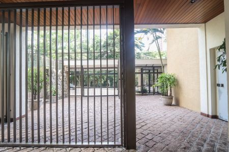 Apartamento à venda com 367m², 4 quartos e 4 vagas Apartamento à venda com 367m², 4 quartos e 4 vagasFachada