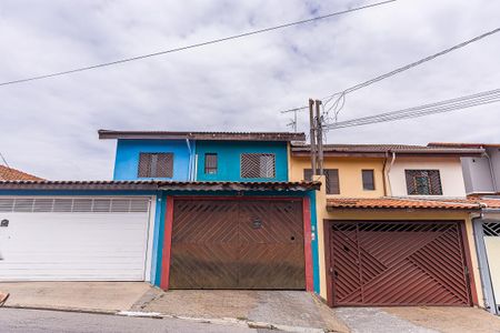 Casa à venda com 129m², 3 quartos e 2 vagasFachada