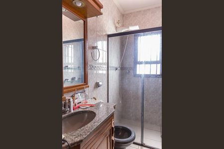 Casa à venda com 129m², 3 quartos e 2 vagasBanheiro da Suíte