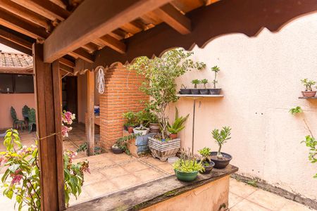 Casa à venda com 129m², 3 quartos e 2 vagasQuintal