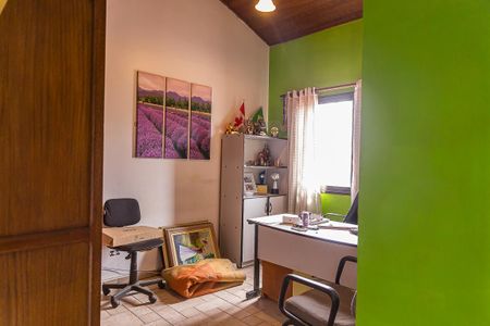 Casa à venda com 129m², 3 quartos e 2 vagasSuíte