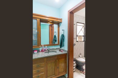 Casa à venda com 129m², 3 quartos e 2 vagasBanheiro Social