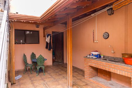 Casa à venda com 129m², 3 quartos e 2 vagasQuintal