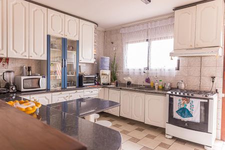 Casa à venda com 129m², 3 quartos e 2 vagasCozinha