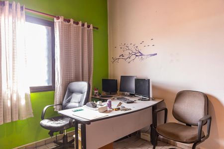 Casa à venda com 129m², 3 quartos e 2 vagasSuíte