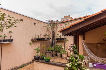 Casa à venda com 129m², 3 quartos e 2 vagasQuintal