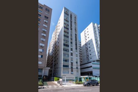 Apartamento para alugar com 66m², 2 quartos e 1 vaga Apartamento para alugar com 66m², 2 quartos e 1 vagaFachada