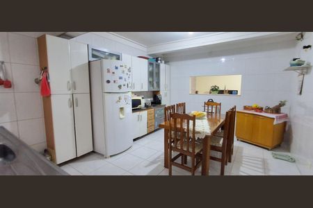 Casa à venda com 193m², 3 quartos e 3 vagasCozinha