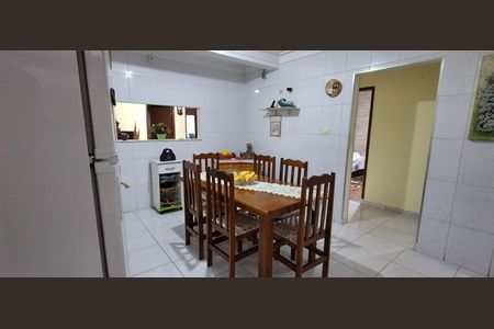 Casa à venda com 193m², 3 quartos e 3 vagasCozinha