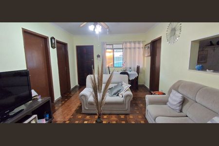 Casa à venda com 193m², 3 quartos e 3 vagasSala