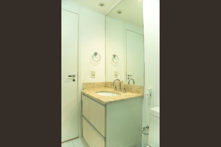 Apartamento à venda com 66m², 2 quartos e 1 vagaBanheiro Social