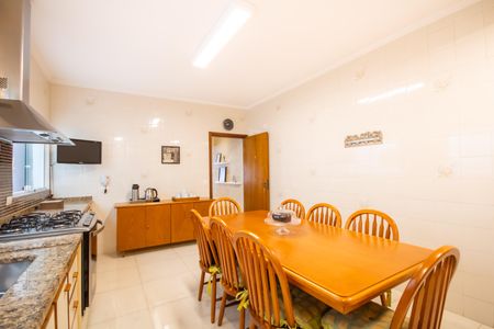 Casa à venda com 272m², 4 quartos e 2 vagasCozinha