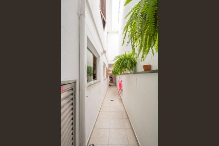 Casa à venda com 272m², 4 quartos e 2 vagasCorredor Lateral