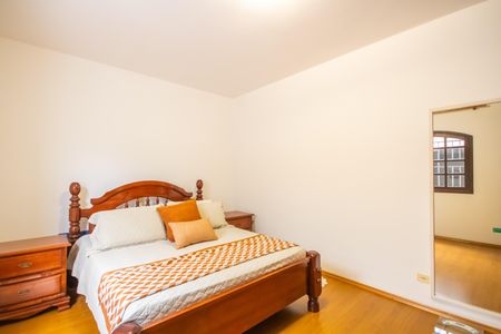 Casa à venda com 272m², 4 quartos e 2 vagasQuarto 2