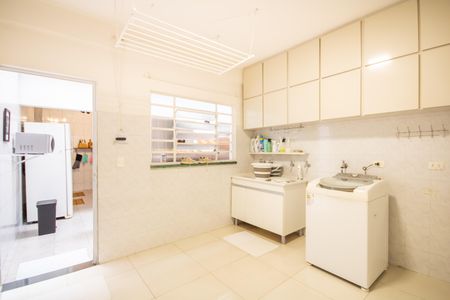 Casa à venda com 272m², 4 quartos e 2 vagasÁrea de Serviço