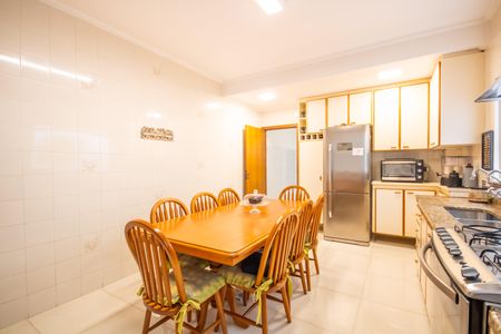 Casa à venda com 272m², 4 quartos e 2 vagasCozinha