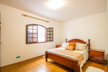 Casa à venda com 272m², 4 quartos e 2 vagasQuarto 2