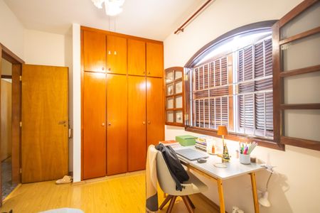 Casa à venda com 272m², 4 quartos e 2 vagasQuarto 3