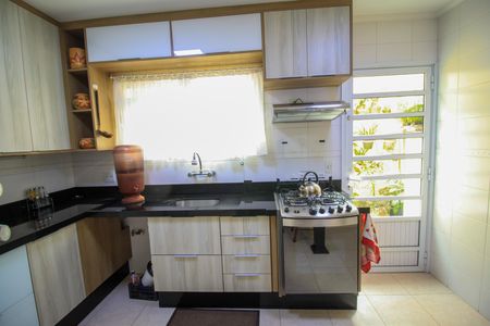 Casa de condomínio à venda com 120m², 3 quartos e 4 vagas