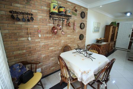 Casa de condomínio à venda com 120m², 3 quartos e 4 vagas