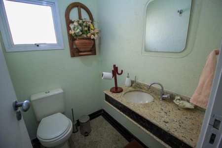 Casa de condomínio à venda com 120m², 3 quartos e 4 vagas