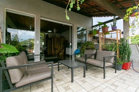 Casa para alugar com 125m², 3 quartos e 2 vagasVaranda 