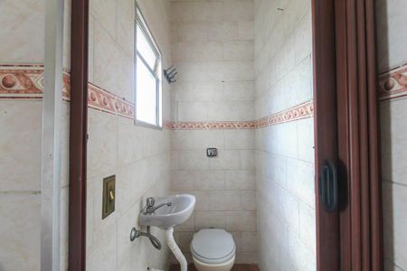 Casa à venda com 100m², 2 quartos e 2 vagasLavabo