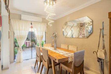 Casa de condomínio à venda com 180m², 3 quartos e 2 vagasSala