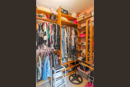 Casa de condomínio à venda com 180m², 3 quartos e 2 vagasQuarto 3 - Suíte