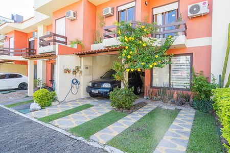 Casa de condomínio à venda com 180m², 3 quartos e 2 vagasFachada