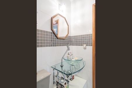 Casa de condomínio à venda com 180m², 3 quartos e 2 vagasBanheiro Social