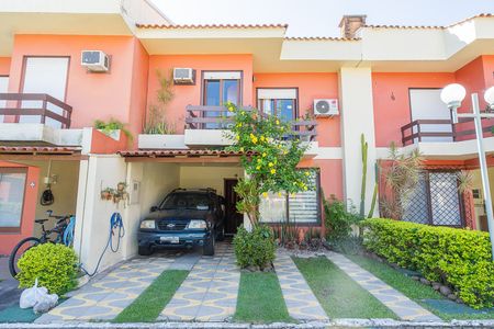 Casa de condomínio à venda com 180m², 3 quartos e 2 vagasFachada