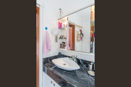 Casa de condomínio à venda com 180m², 3 quartos e 2 vagasBanheiro da Suíte