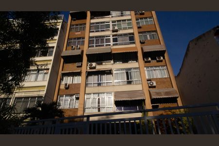Apartamento à venda com 65m², 2 quartos e 1 vagaFachada
