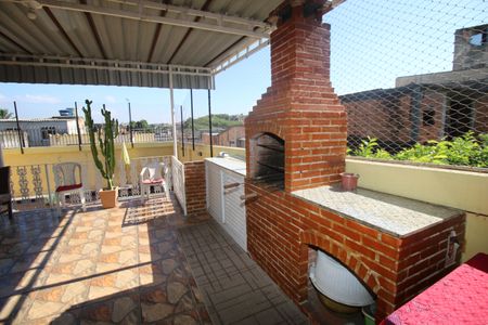 Casa à venda com 150m², 3 quartos e 4 vagasÁrea comum - Churrasqueira