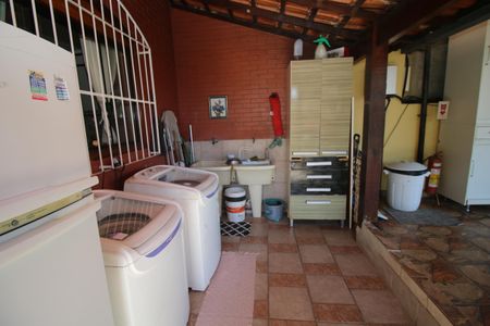 Casa à venda com 150m², 3 quartos e 4 vagasÁrea de Serviço