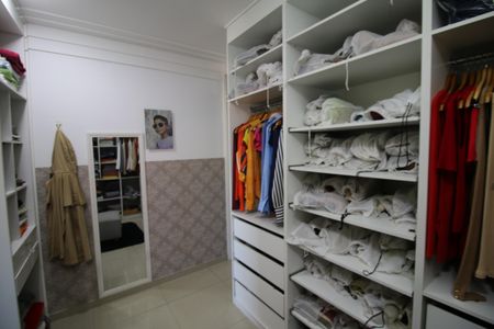 Casa à venda com 200m², 3 quartos e 1 vagaCloset da suíte