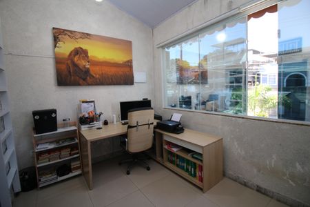 Casa à venda com 200m², 3 quartos e 1 vagaEscritório