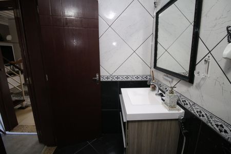Casa à venda com 200m², 3 quartos e 1 vagaBanheiro Social 2