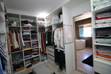 Casa à venda com 200m², 3 quartos e 1 vagaCloset da suíte