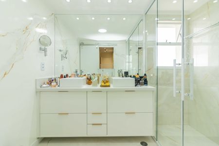 Apartamento à venda com 150m², 3 quartos e 2 vagas Apartamento à venda com 150m², 3 quartos e 2 vagasSuite 02 Master