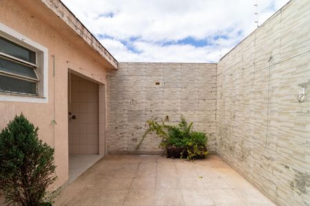 Casa para alugar com 162m², 3 quartos e 2 vagas Casa para alugar com 162m², 3 quartos e 2 vagasQuintal