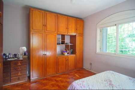 Casa à venda com 320m², 4 quartos e 5 vagasSuíte