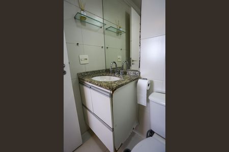 Apartamento para alugar com 72m², 3 quartos e 2 vagas Apartamento para alugar com 72m², 3 quartos e 2 vagasBanheiro da Suíte