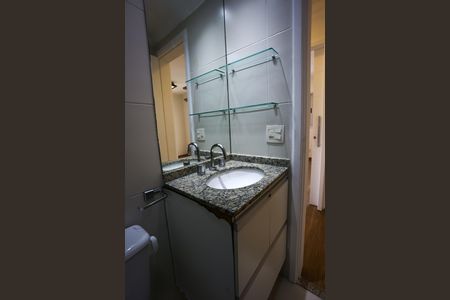 Apartamento para alugar com 72m², 3 quartos e 2 vagas Apartamento para alugar com 72m², 3 quartos e 2 vagasBanheiro